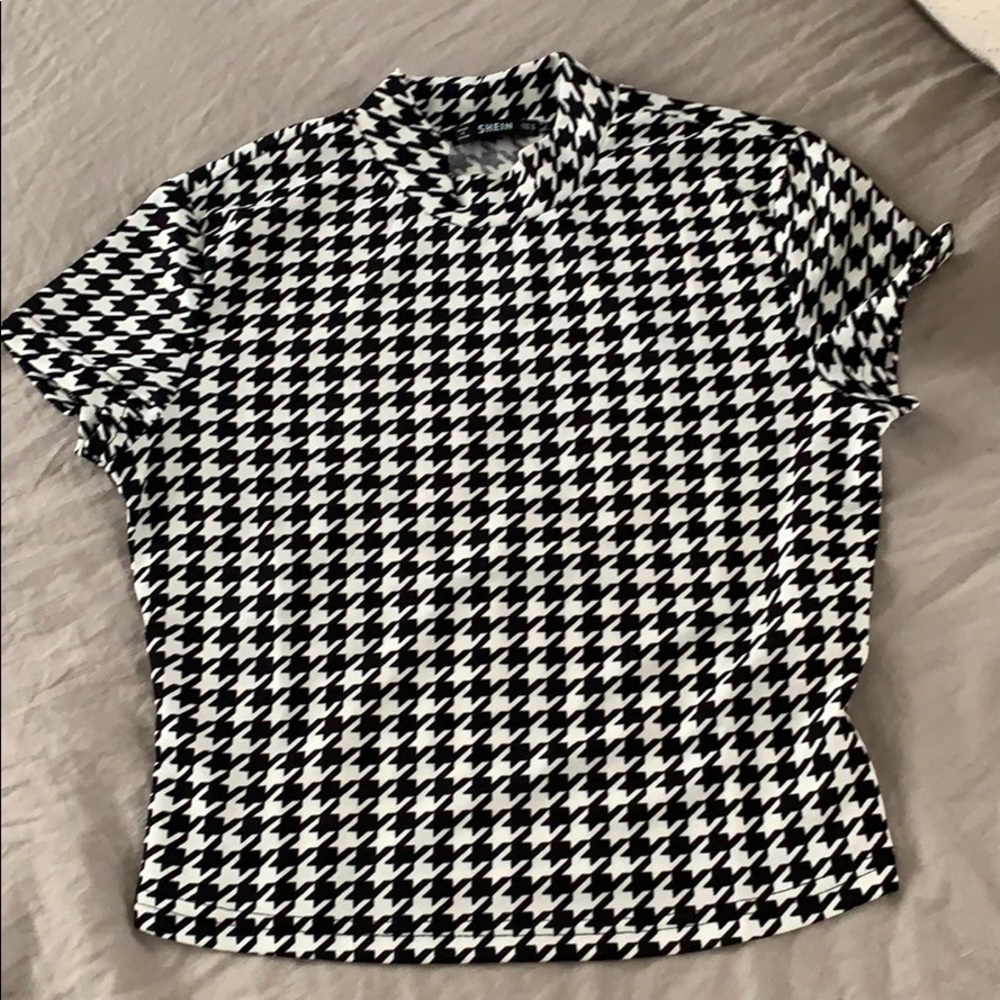 Plaid fitted top. - Picture 4 of 4